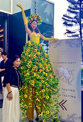 Stilt Walkers Singapore